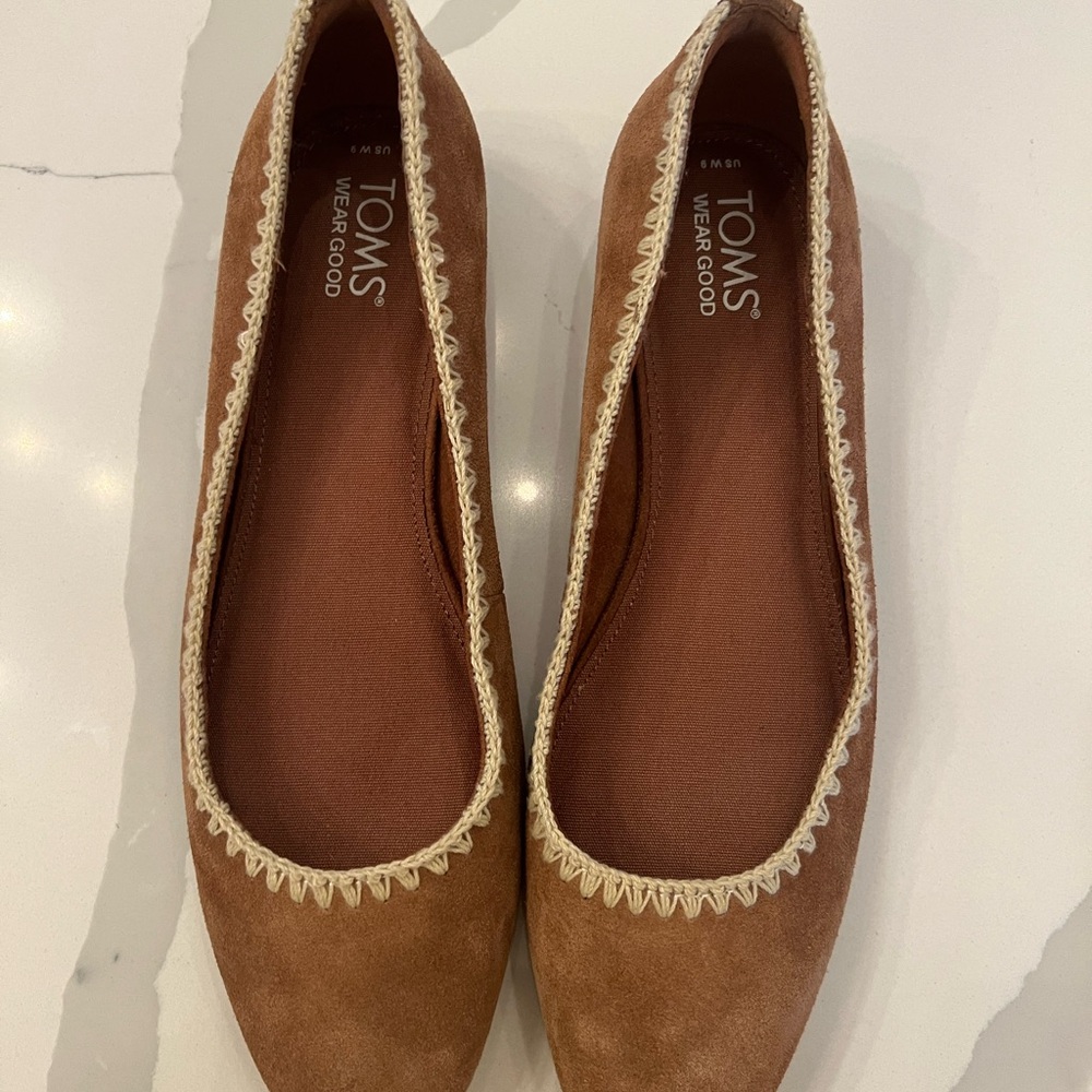TOMS Women's Brown Flats with Cream Detailing